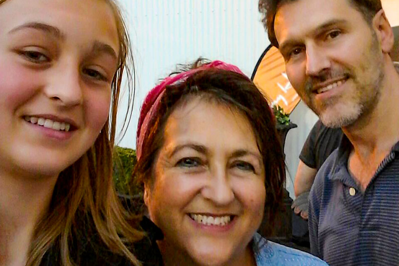 迈耶和妻子黛比及女儿娜丁 迈耶和妻子黛比及女儿娜丁