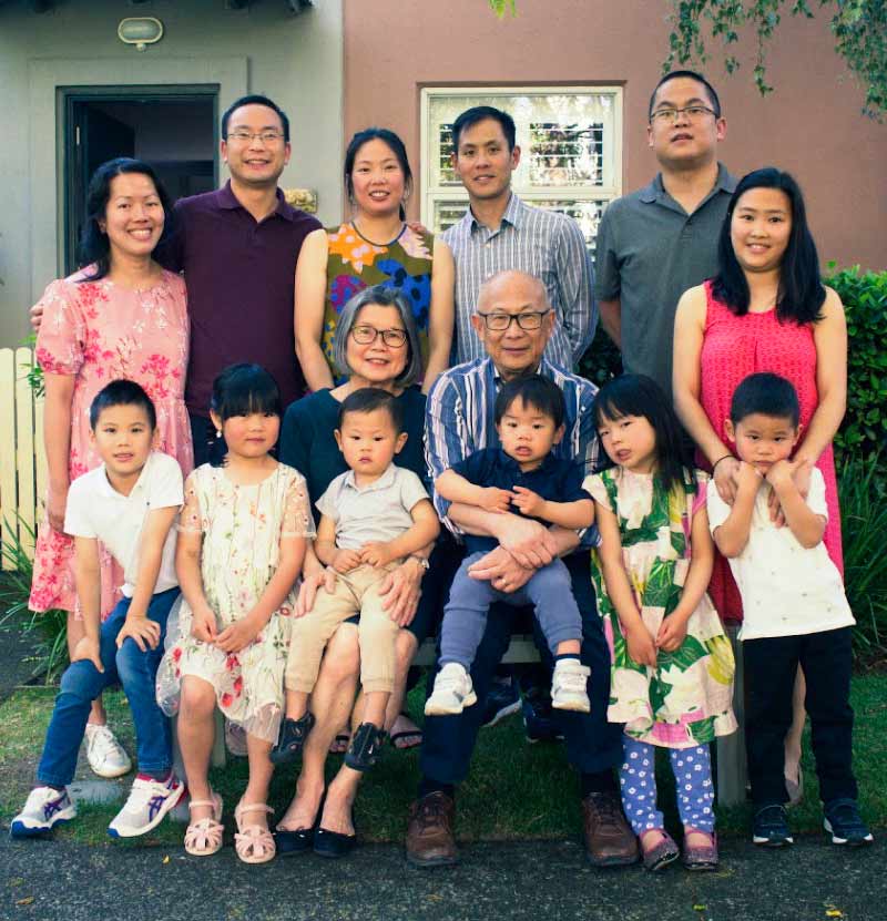 维克多牧师一家