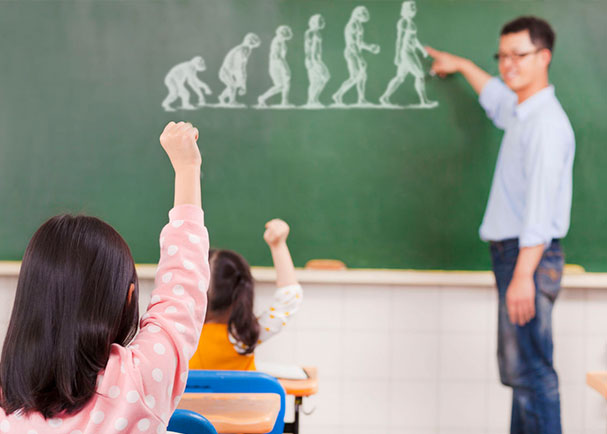 学校课堂上教导进化论