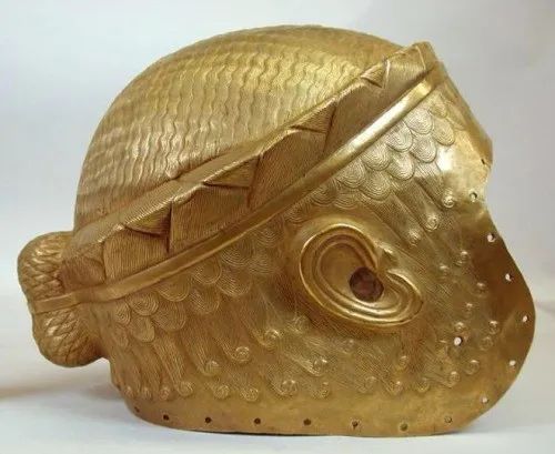 世界最早的黄金头盔：吾珥王的金头盔